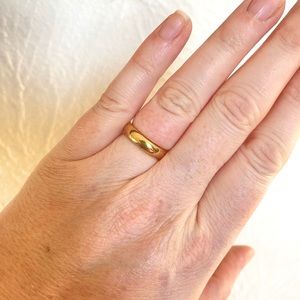 BNWOT 4mm Polished Yellow Gold Tungsten Carbide Unisex Ring